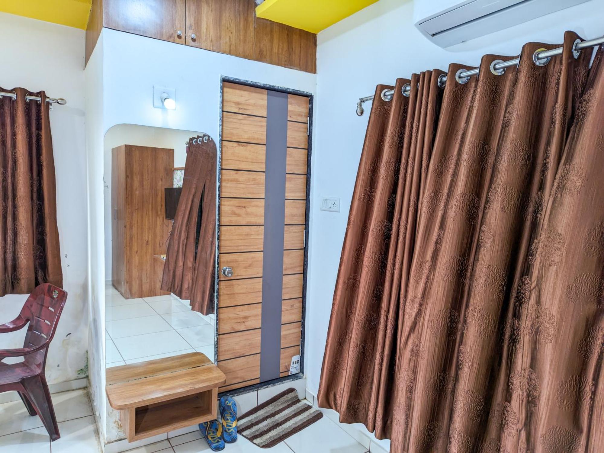 Samrat Homestay Garudeshwar Экстерьер фото